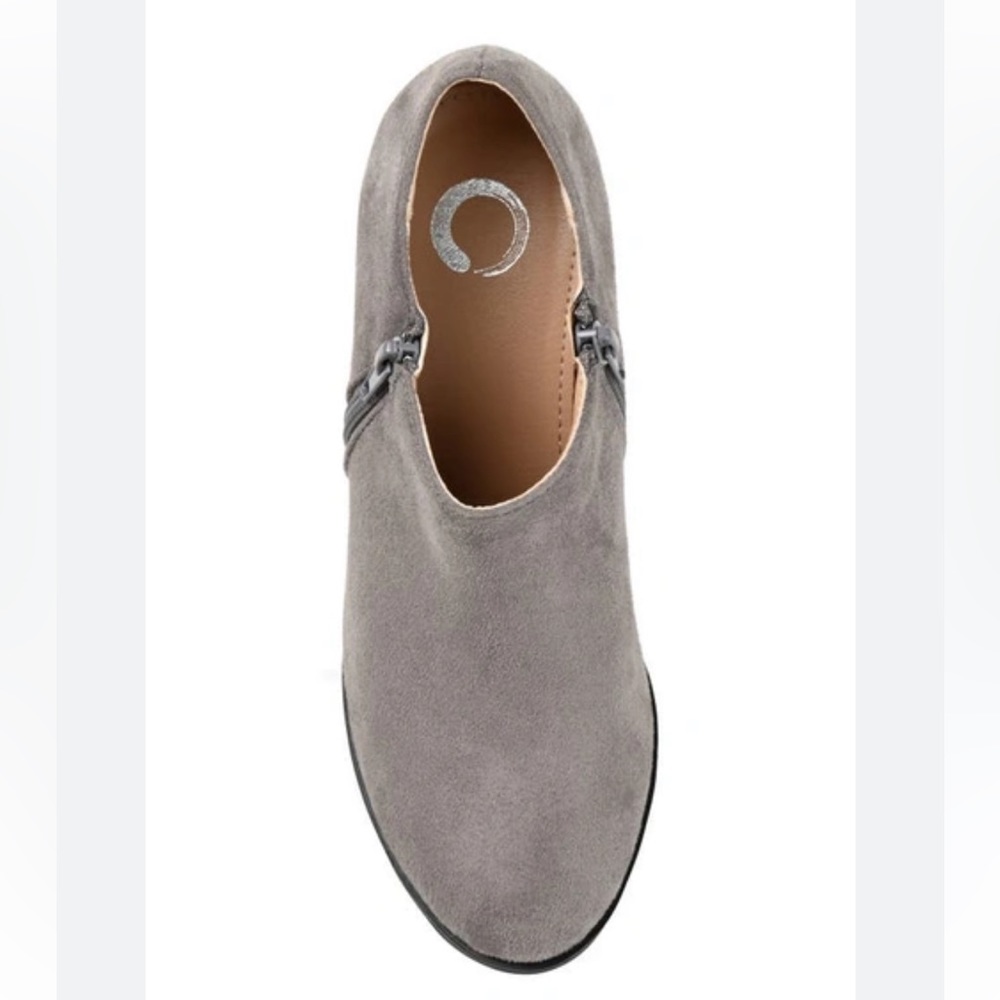 JOURNEE COLLECTION Sanzi Ankle Bootie Grey